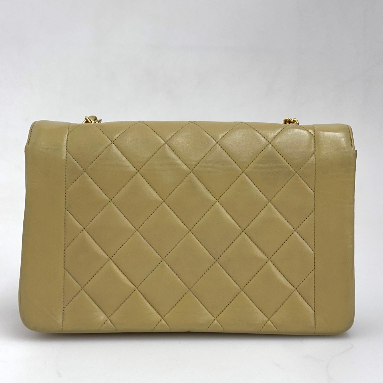 Chanel Borsa Diana Vintage in pelle beige