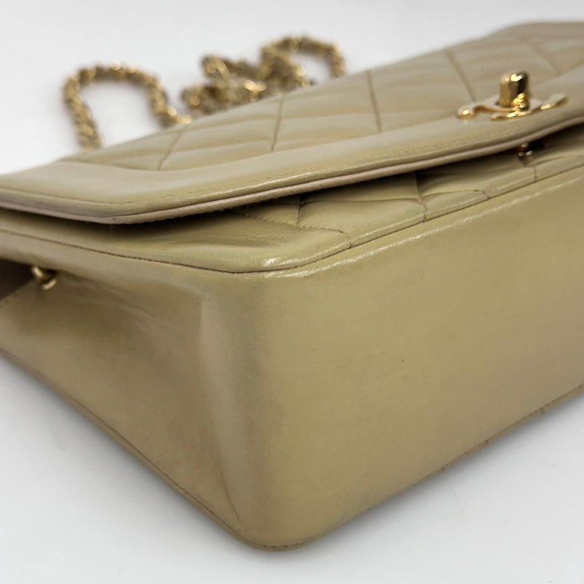 Chanel Borsa Diana Vintage in pelle beige