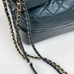 Chanel Borsa Gabrielle Media in Pelle Matelassé Verde Scuro