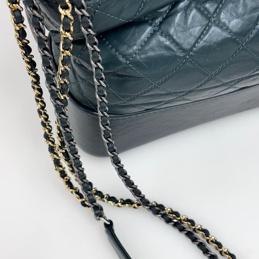 Chanel Borsa Gabrielle Media in Pelle Matelassé Verde Scuro