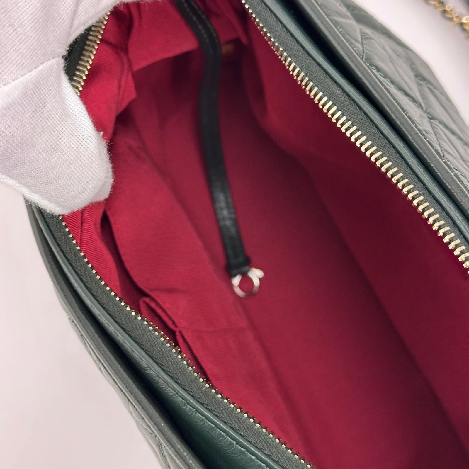 Chanel Borsa Gabrielle Media in Pelle Matelassé Verde Scuro