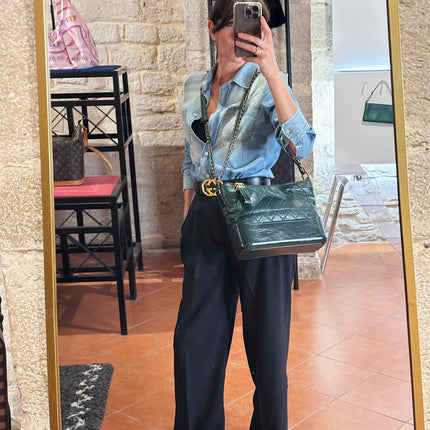 Chanel Borsa Gabrielle Media in Pelle Matelassé Verde Scuro