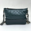 Chanel Borsa Gabrielle Media in Pelle Matelassé Verde Scuro