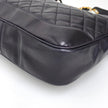 Chanel Borsa Hobo Vintage Matelassé Nera con Maxi Logo CC Dorato