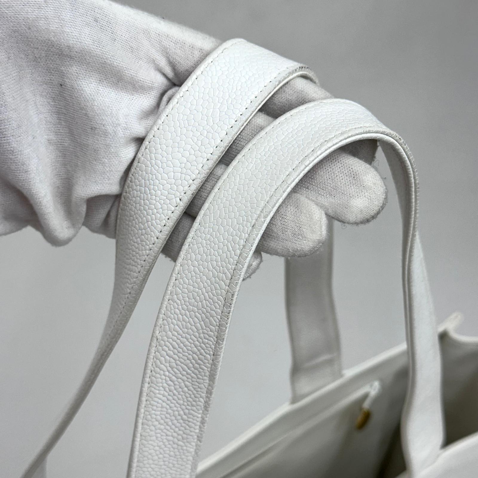 Chanel Borsa Shopping Tote CC Caviar Bianca