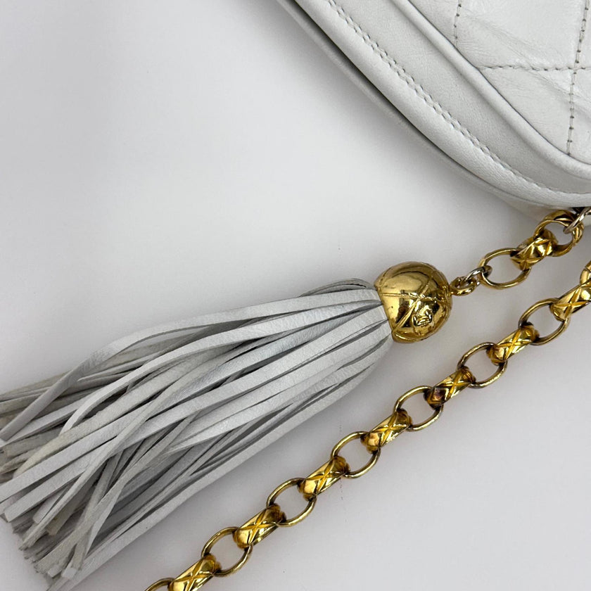 Chanel Borsa Vintage Camera Bag Bianca con Nappina