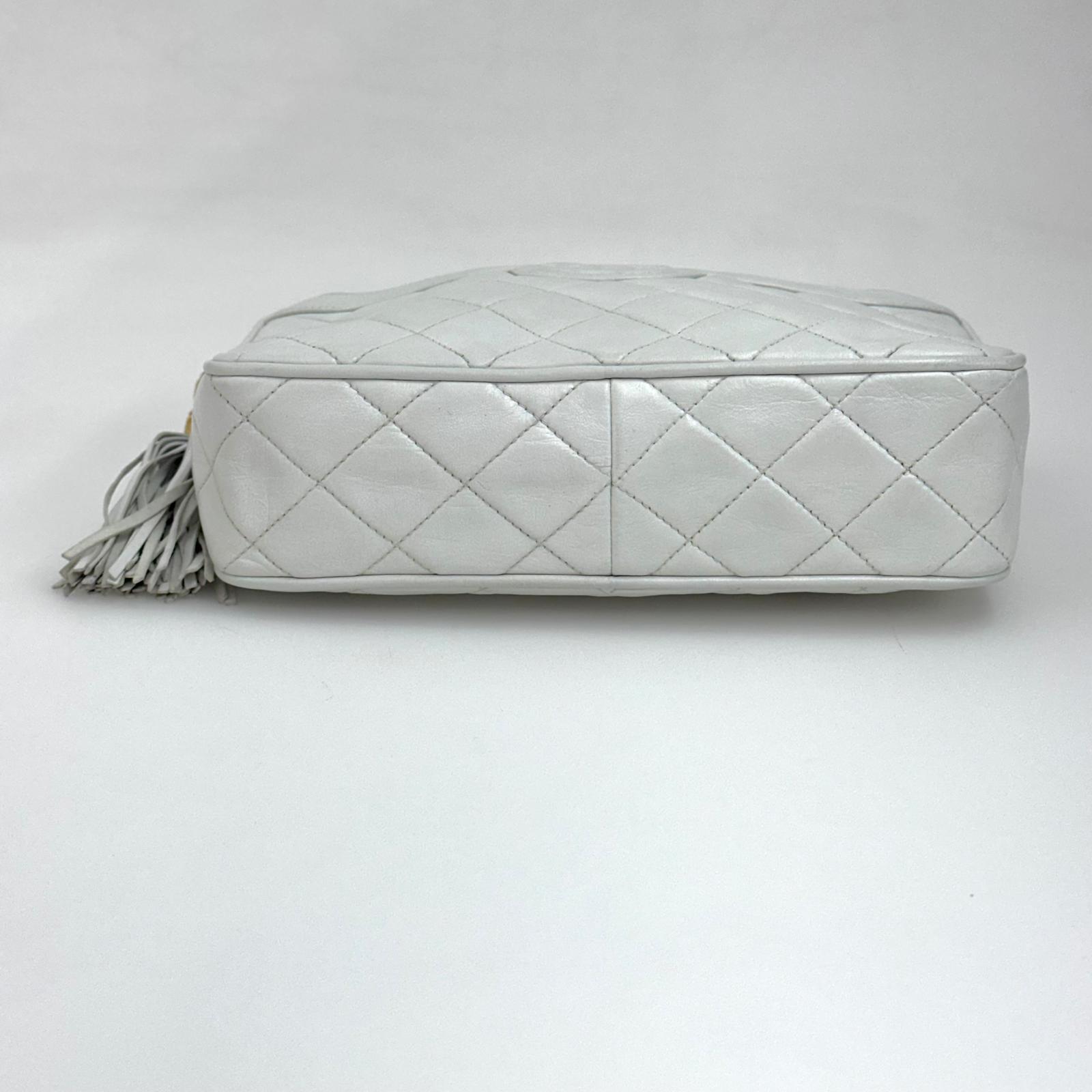 Chanel Borsa Vintage Camera Bag Bianca con Nappina