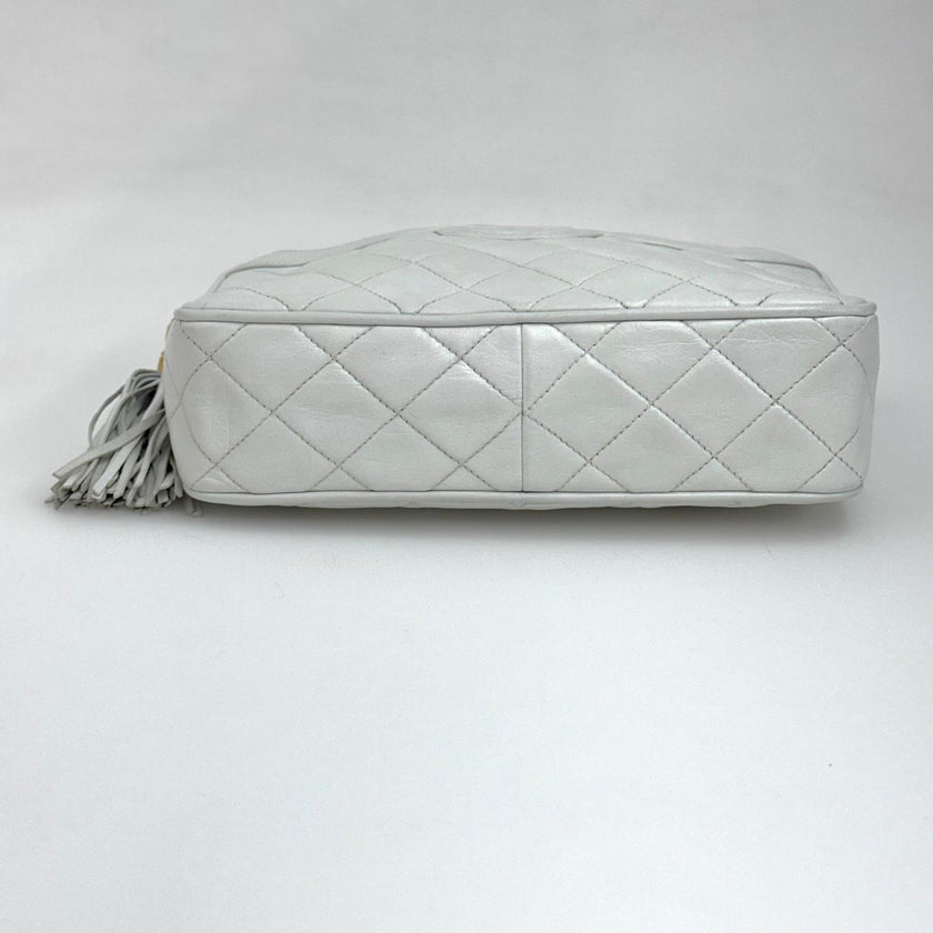 Chanel Borsa Vintage Camera Bag Bianca con Nappina