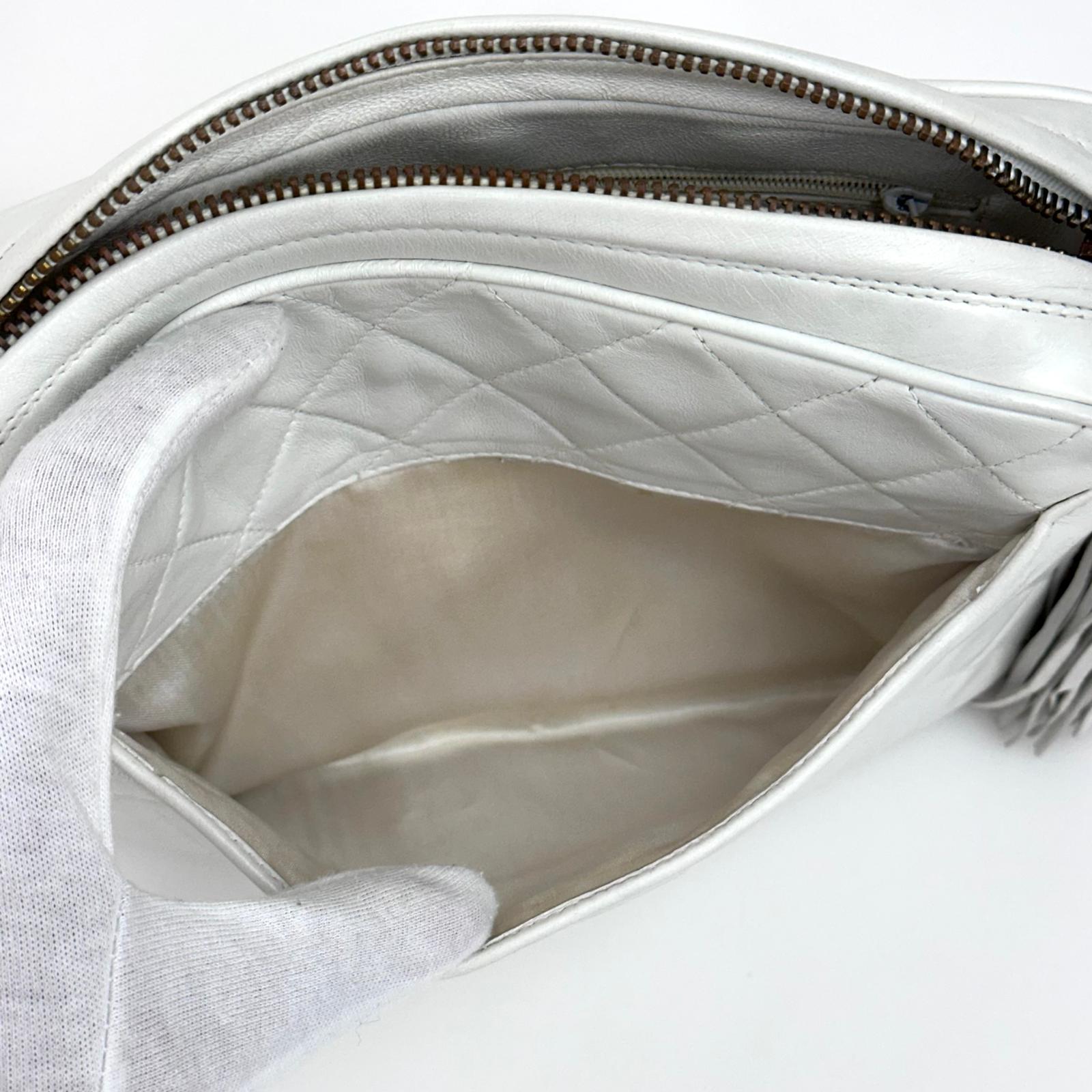 Chanel Borsa Vintage Camera Bag Bianca con Nappina