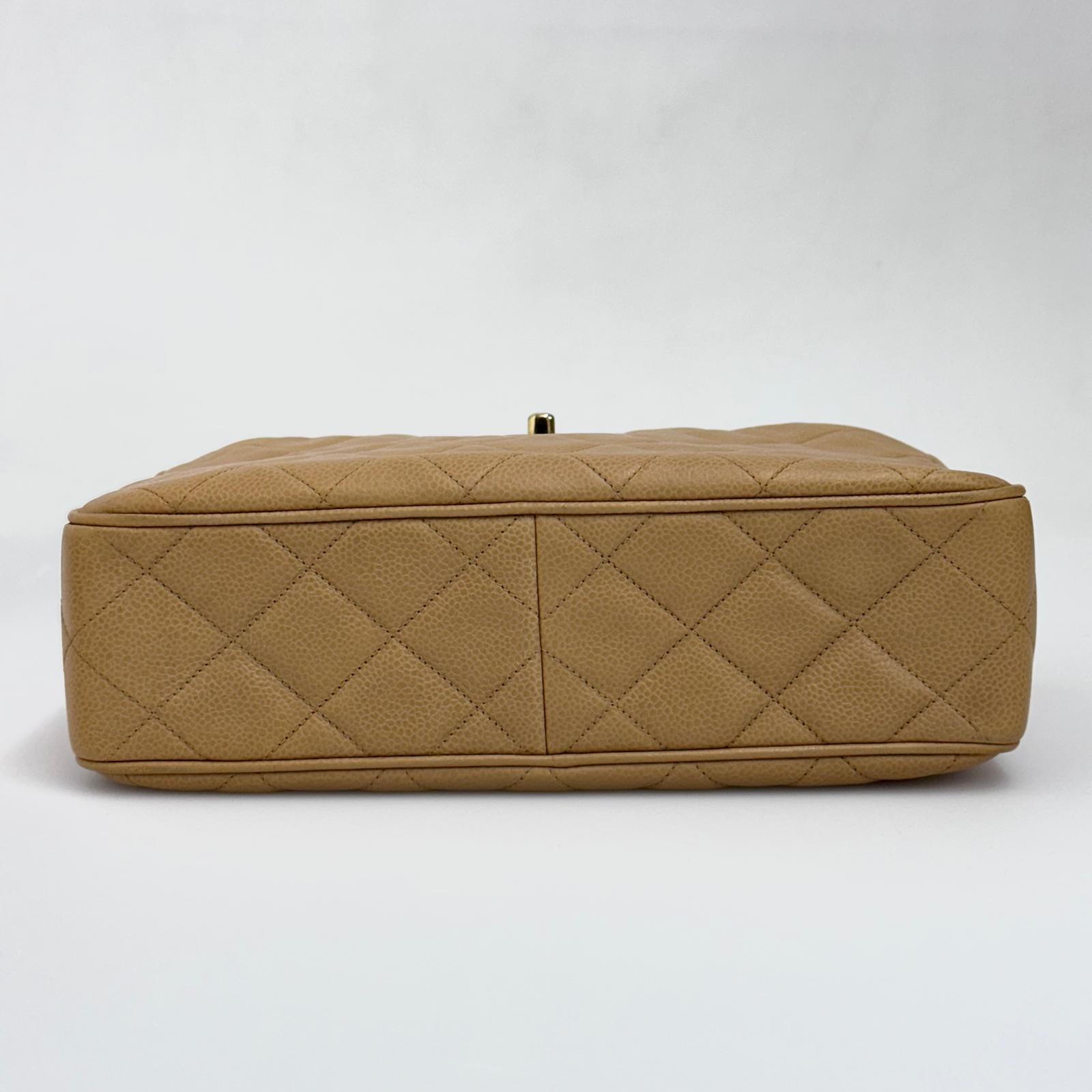 Chanel Borsa Vintage Camera Bag Caviar Beige