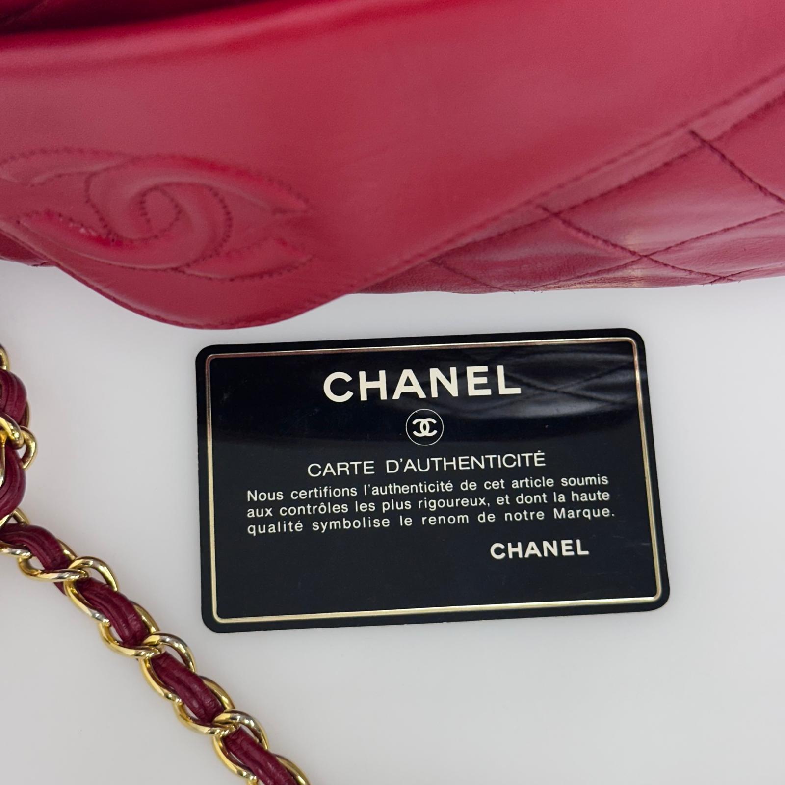 Chanel Borsa Vintage Camera Bag Matelassé Rosso con Nappina