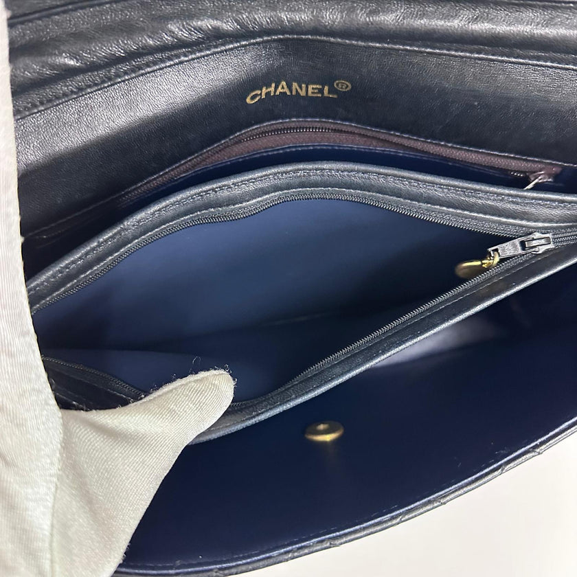 Chanel Borsa Vintage Classic Flap Dark Blue 29 cm – Patta Singola e Catena Singola