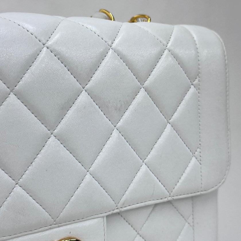 Chanel Borsa Vintage Classic Flap bianca in pelle matelassé
