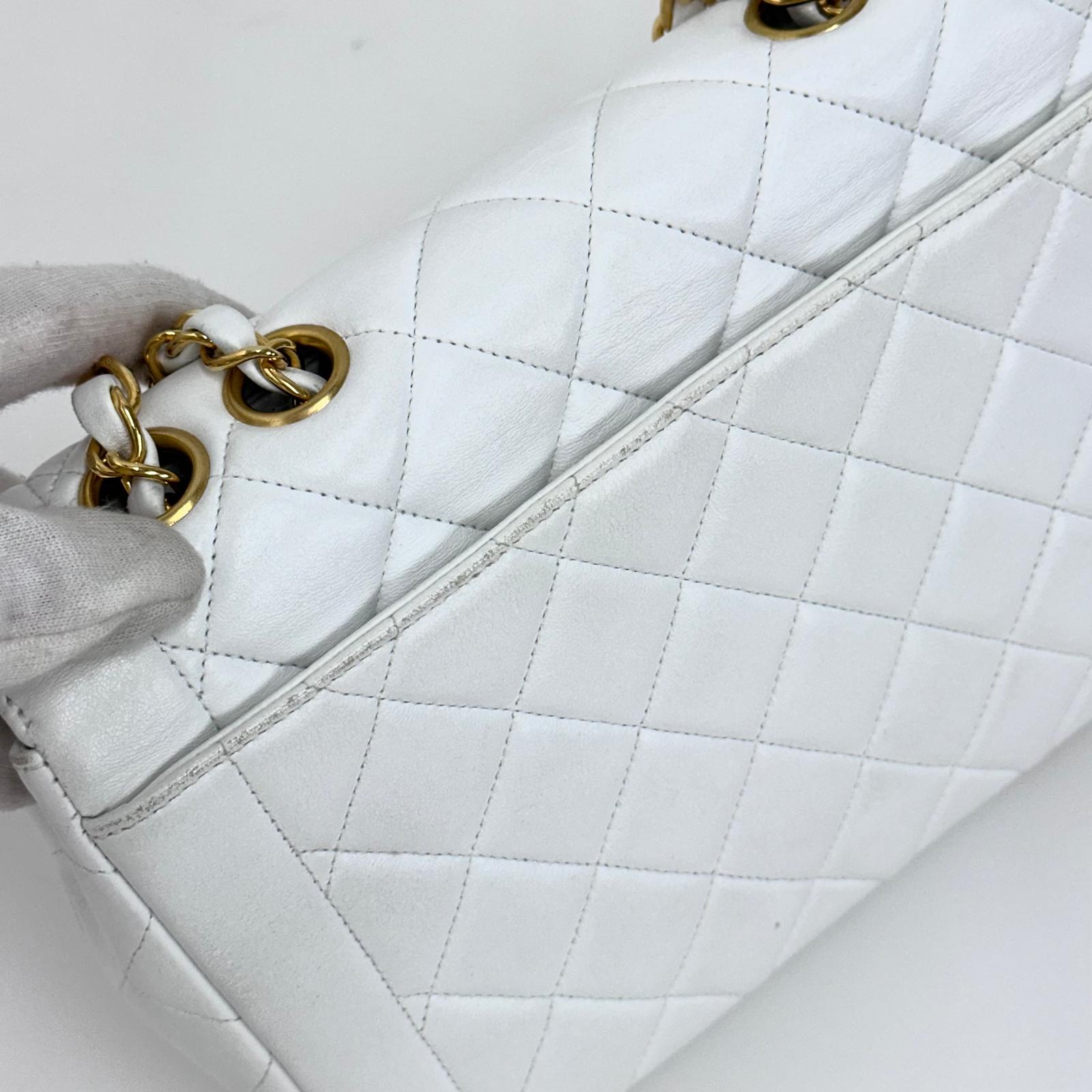 Chanel Borsa Vintage Classic Flap bianca in pelle matelassé