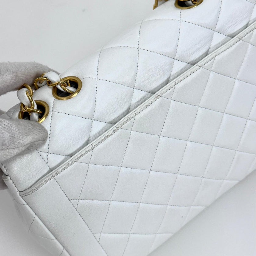 Chanel Borsa Vintage Classic Flap bianca in pelle matelassé