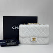 Chanel Borsa Vintage Classic Flap bianca in pelle matelassé
