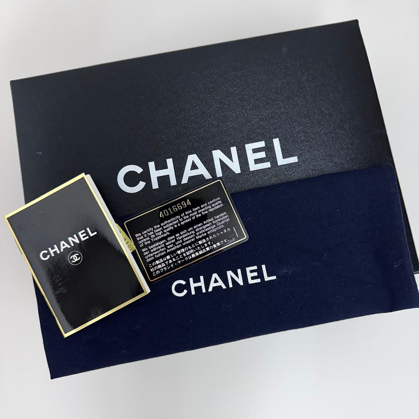 Chanel Borsa Vintage Classic Flap bianca in pelle matelassé