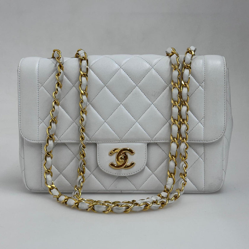 Chanel Borsa Vintage Classic Flap bianca in pelle matelassé
