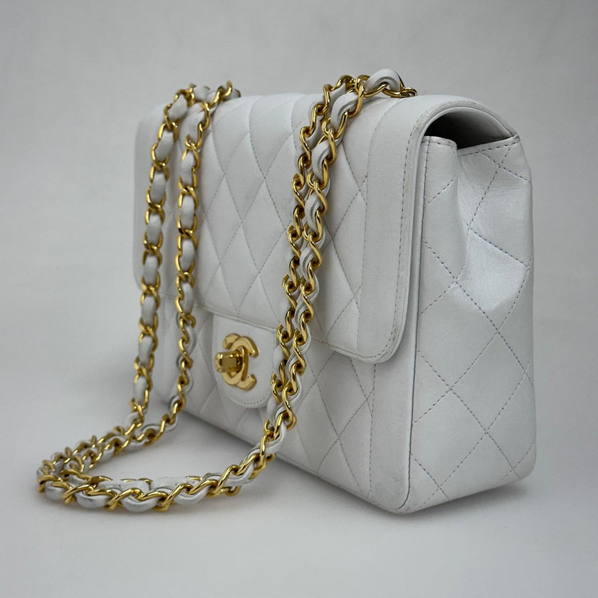 Chanel Borsa Vintage Classic Flap bianca in pelle matelassé