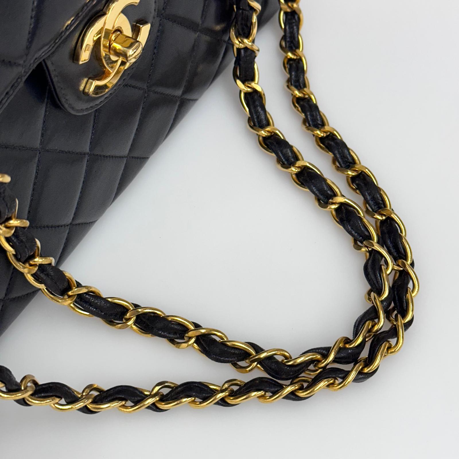 Chanel Borsa Vintage Jumbo 30 Single Flap in Agnello Nero