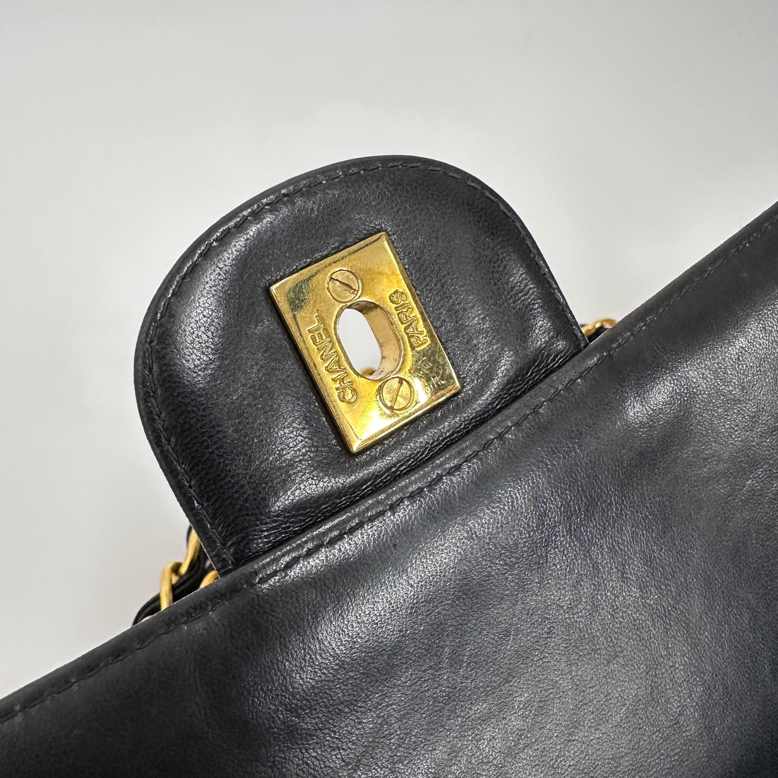Chanel Borsa Vintage Jumbo 30 Single Flap in Agnello Nero