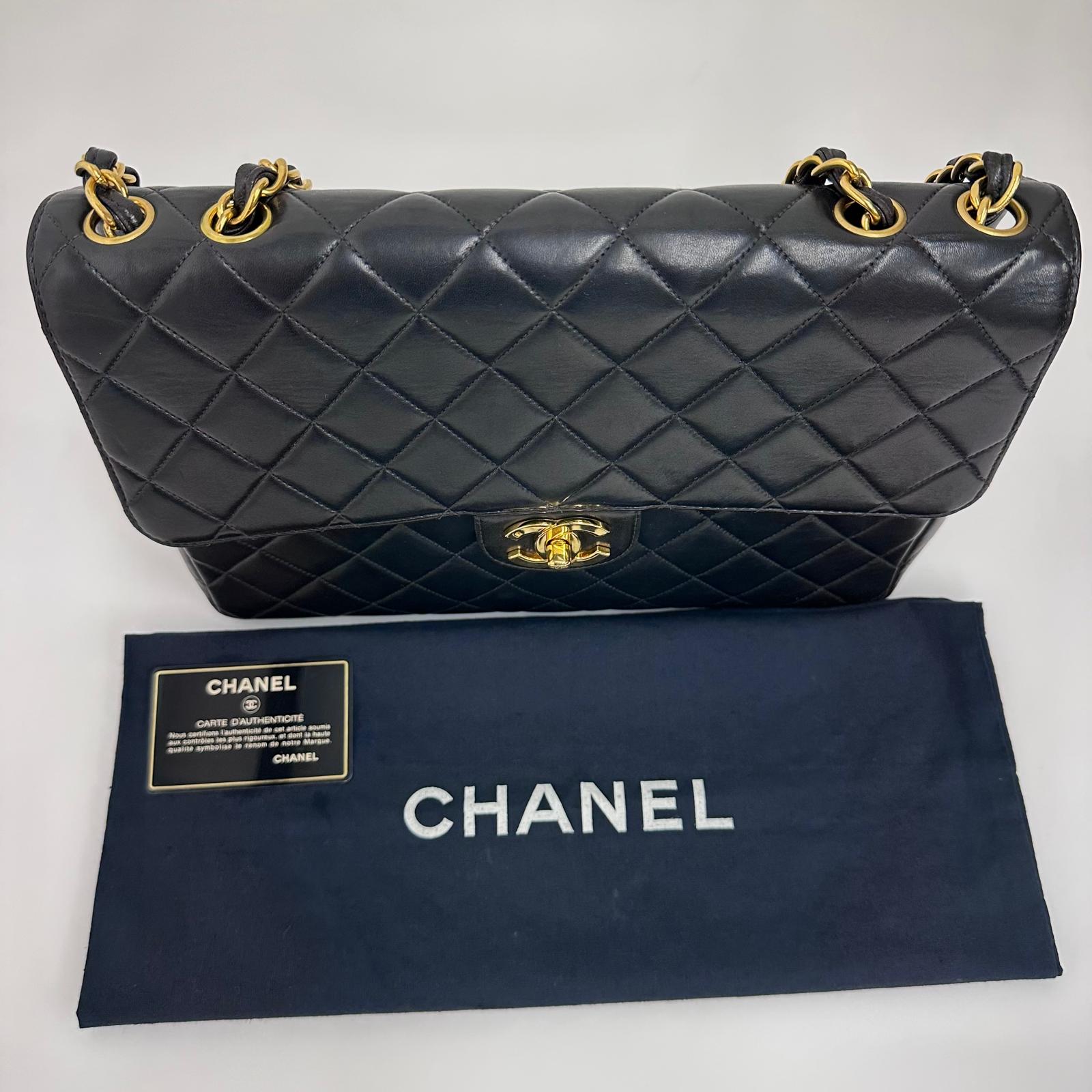 Chanel Borsa Vintage Jumbo 30 Single Flap in Agnello Nero