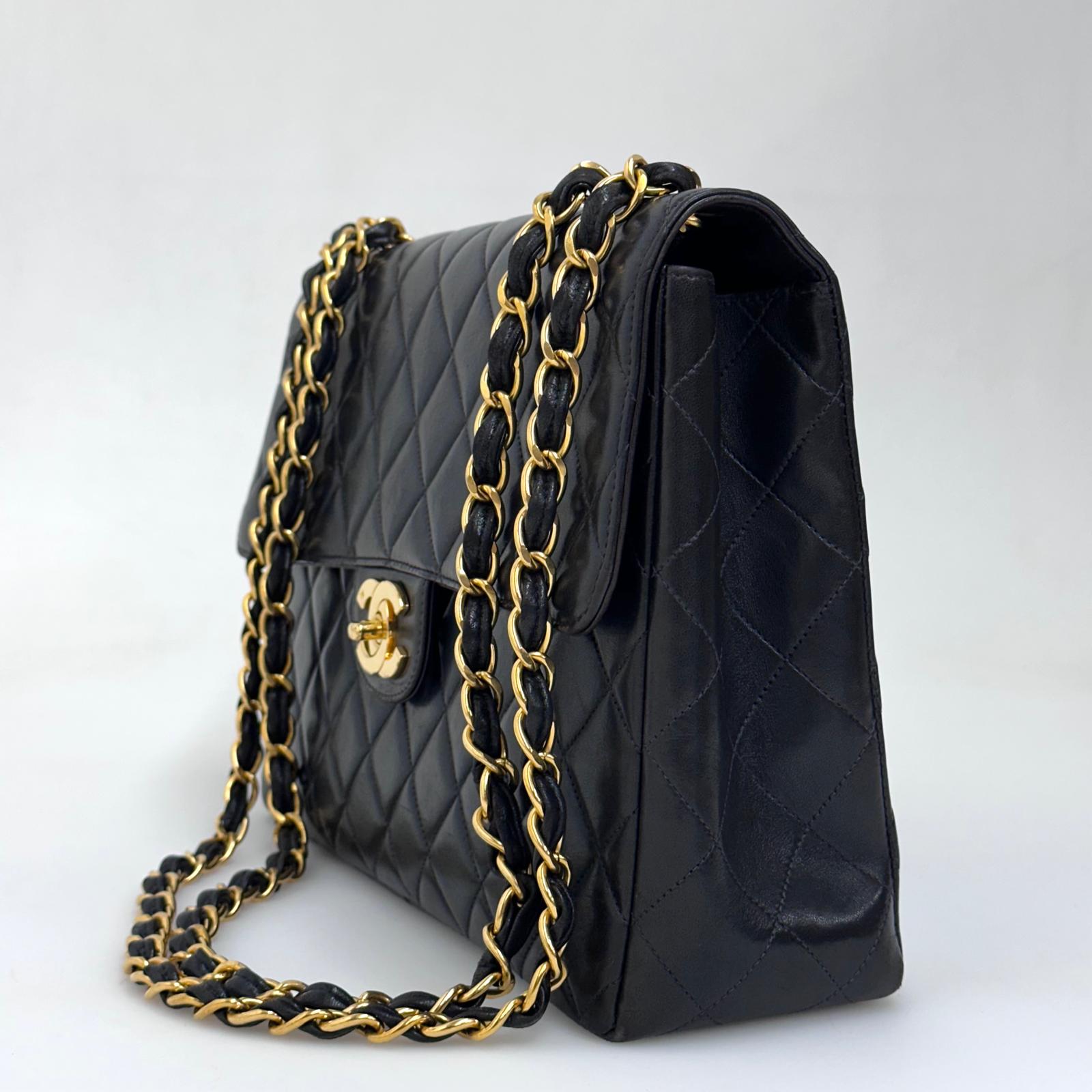 Chanel Borsa Vintage Jumbo 30 Single Flap in Agnello Nero