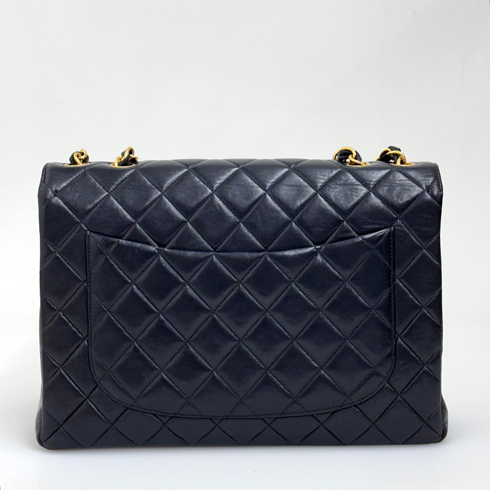 Chanel Borsa Vintage Jumbo 30 Single Flap in Agnello Nero