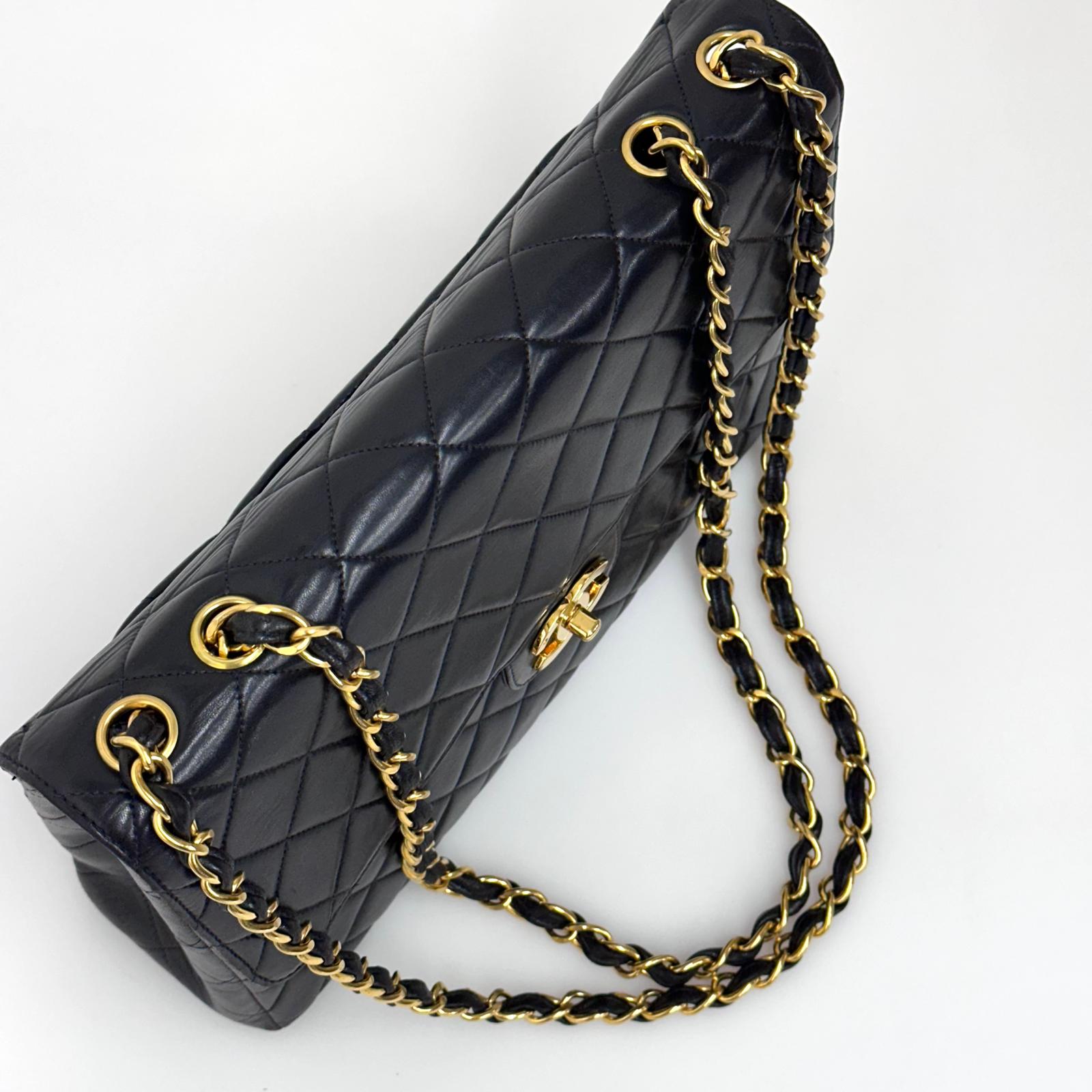 Chanel Borsa Vintage Jumbo 30 Single Flap in Agnello Nero