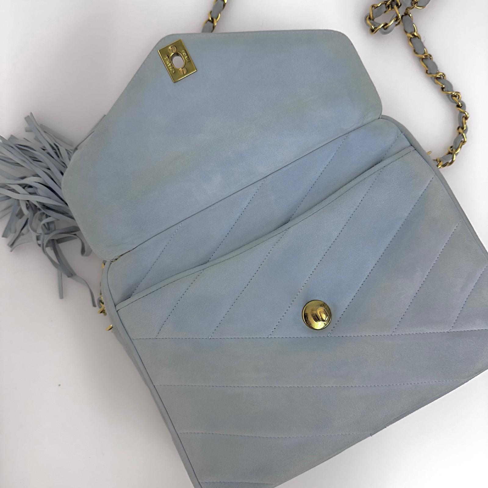 Chanel Borsa a Spalla Camera Bag in Pelle Scamosciata Celeste