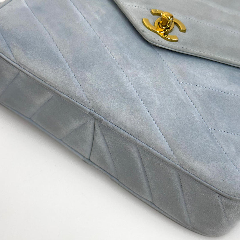 Chanel Borsa a Spalla Camera Bag in Pelle Scamosciata Celeste