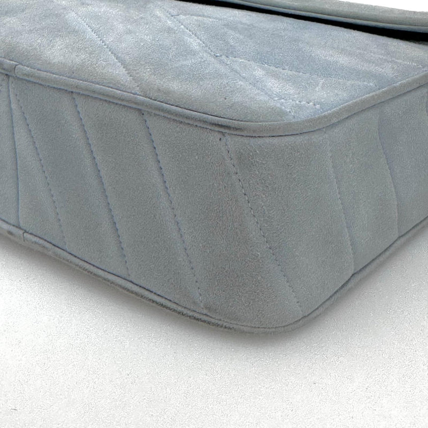 Chanel Borsa a Spalla Camera Bag in Pelle Scamosciata Celeste