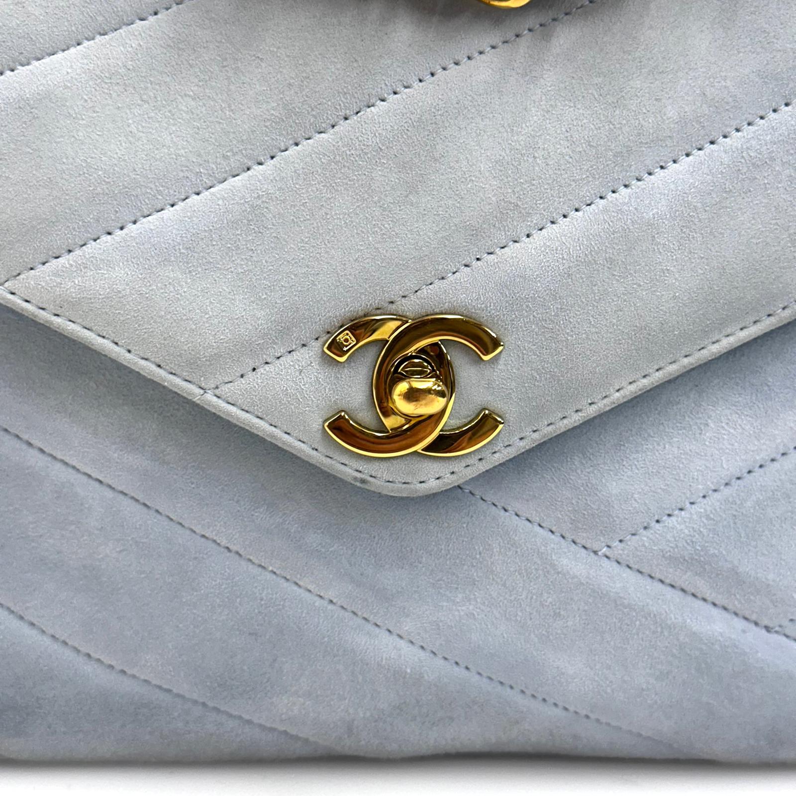Chanel Borsa a Spalla Camera Bag in Pelle Scamosciata Celeste