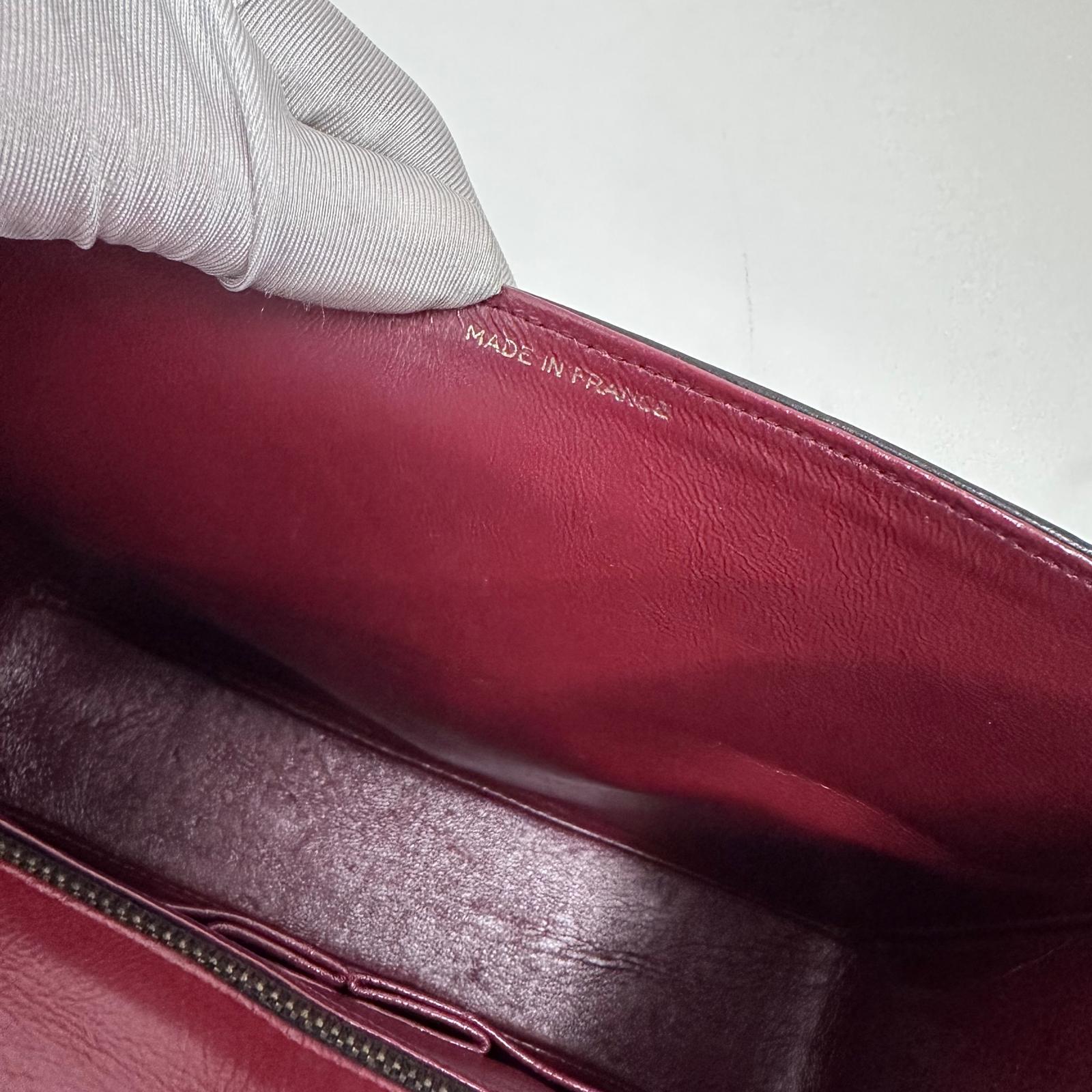 Chanel Borsa a spalla Chevron Vintage nera in pelle