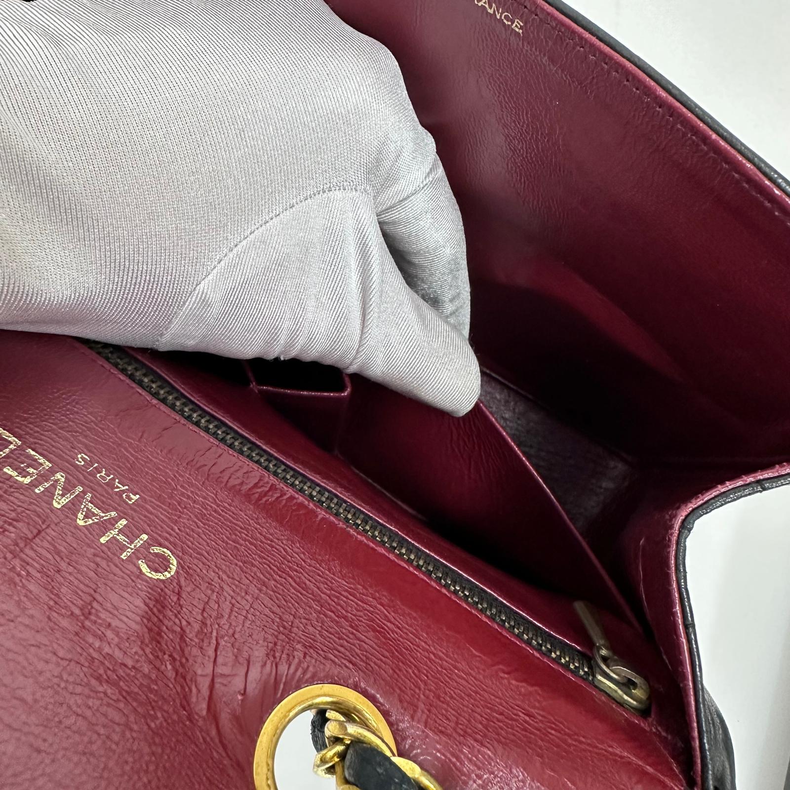 Chanel Borsa a spalla Chevron Vintage nera in pelle