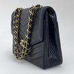 Chanel Borsa a spalla Chevron Vintage nera in pelle