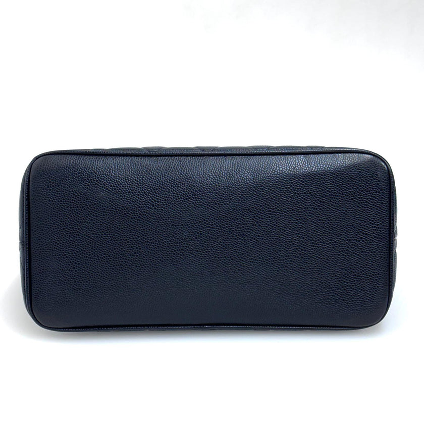 Chanel Borsa a spalla Medaillon Tote in pelle Caviar nera