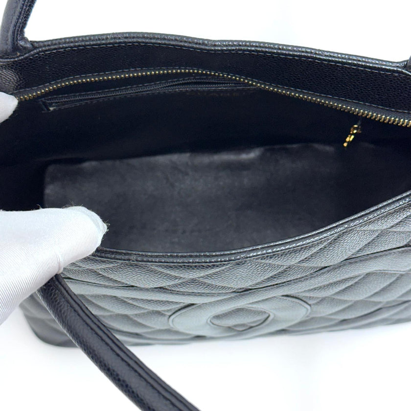 Chanel Borsa a spalla Medaillon Tote in pelle Caviar nera