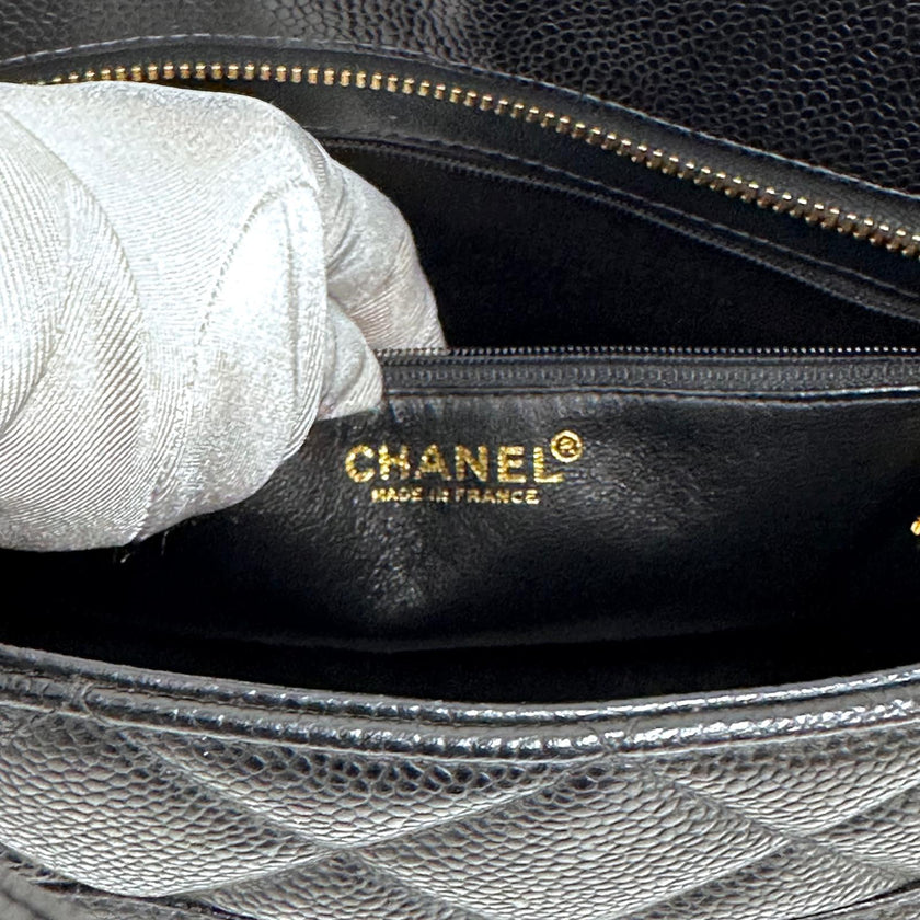Chanel Borsa a spalla Medaillon Tote in pelle Caviar nera
