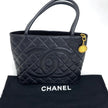 Chanel Borsa a spalla Medaillon Tote in pelle Caviar nera