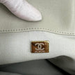 Chanel Borsa a spalla in pelle matelassé grigio salvia Chanel 19 Extra Large