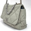 Chanel Borsa a spalla in pelle matelassé grigio salvia Chanel 19 Extra Large
