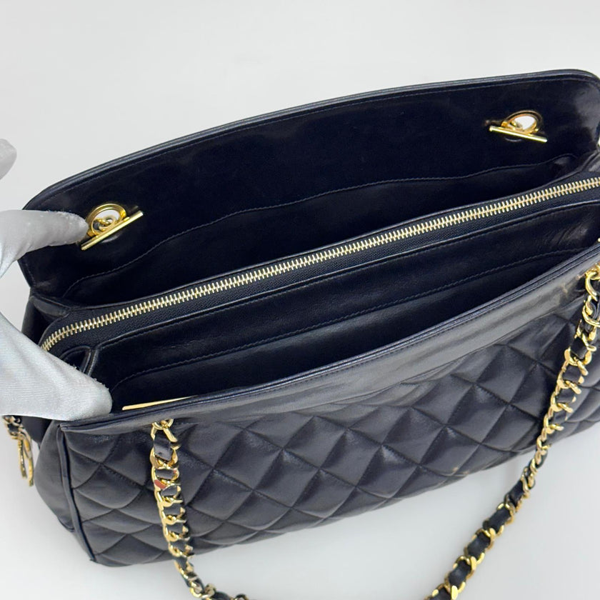 Chanel Borsa a spalla in pelle nera