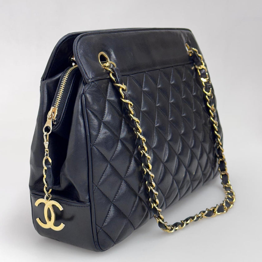 Chanel Borsa a spalla in pelle nera