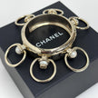 Chanel Bracciale rigido GP oro con perle e anelli mobili – Autunno 2022