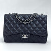 Chanel Classic Flap 30 in Pelle Lambskin Nera con Hardware Argento