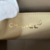 Chanel Classic Flap  Maxi in Pelle Bianca con Finiture Oro