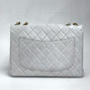 Chanel Classic Flap  Maxi in Pelle Bianca con Finiture Oro