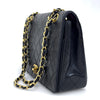 Chanel Classic Flap Vintage in Pelle Nera e finiture oro