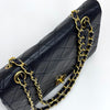 Chanel Classic Flap Vintage in Pelle Nera e finiture oro
